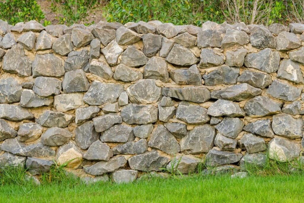 stone wall fencing