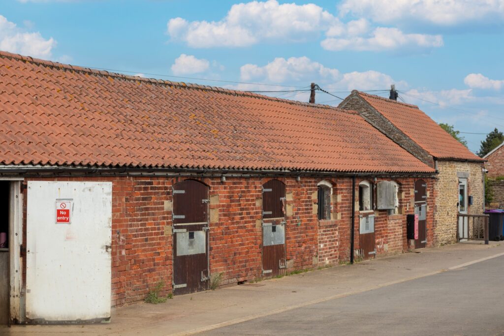 row of stables on peter hunt yard